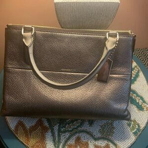 1 Day SALE, LADIES!🌹DK MET GOLD CHIC ❤️ COACH BOROUGH HAND & XBODY $395